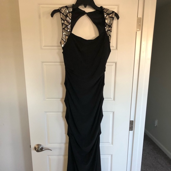 Prom dress - Picture 2 of 3
